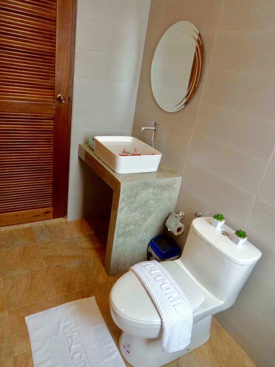Lanta White'S House Hotel Ko Lanta Kültér fotó
