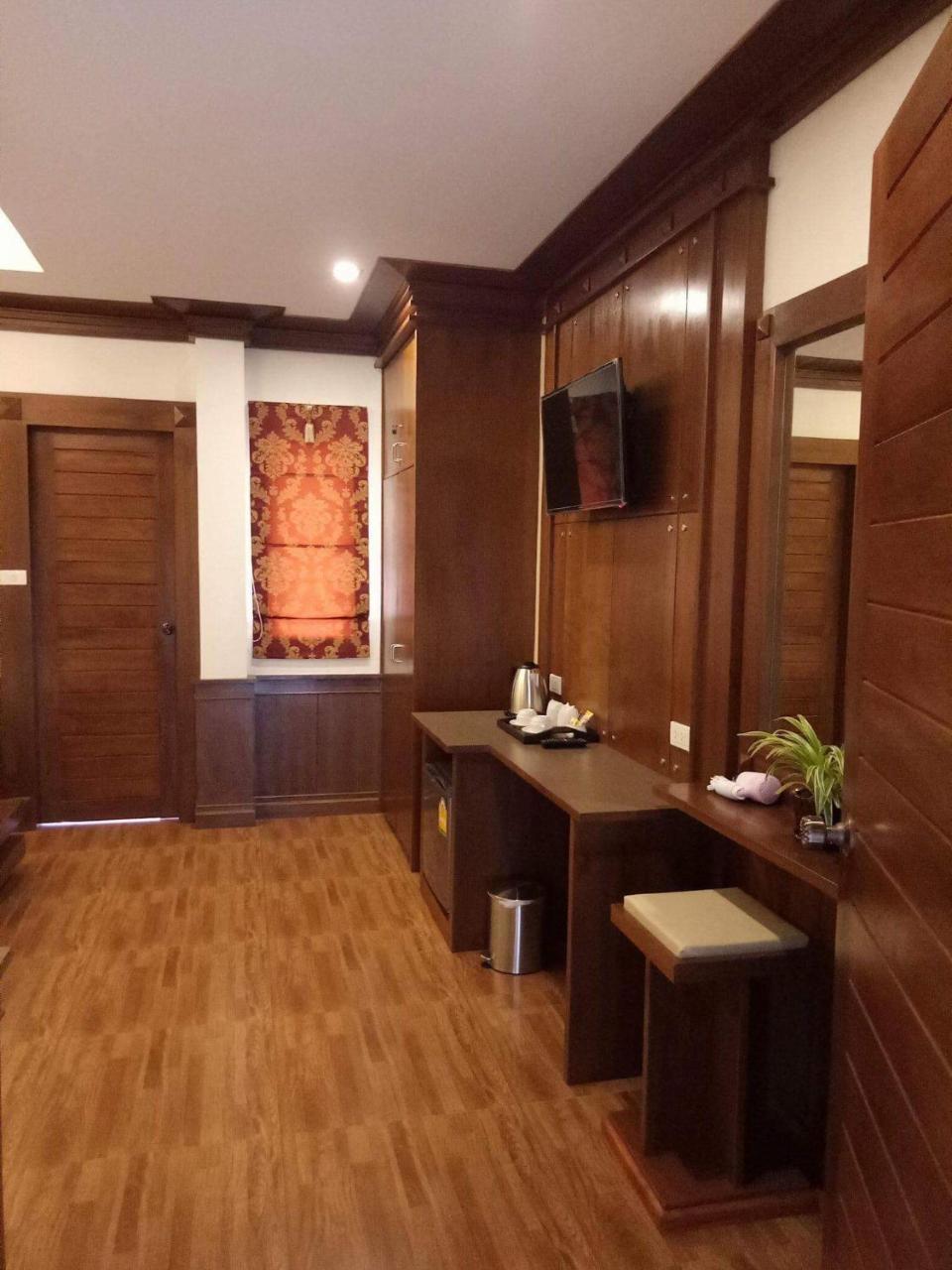 Lanta White'S House Hotel Ko Lanta Kültér fotó